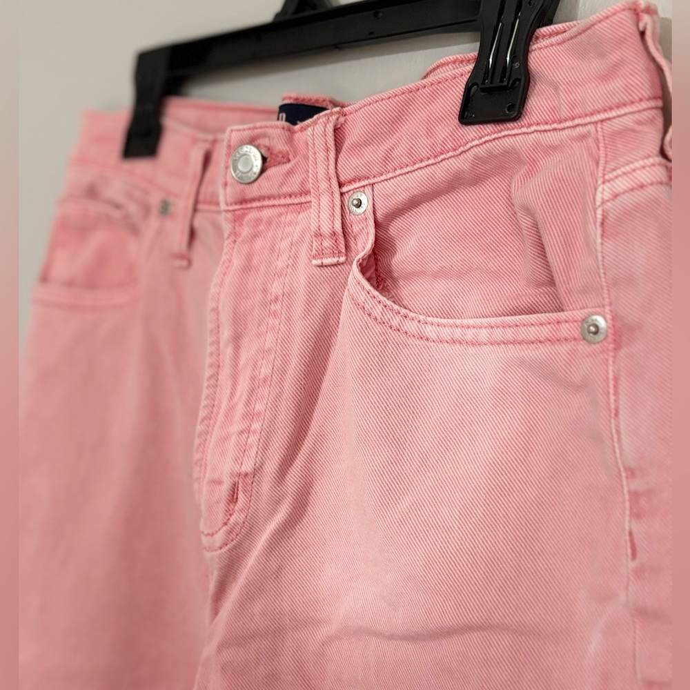 GAP Pink Denim Jeans size 4/27R 
Very good condition! 
So cute!